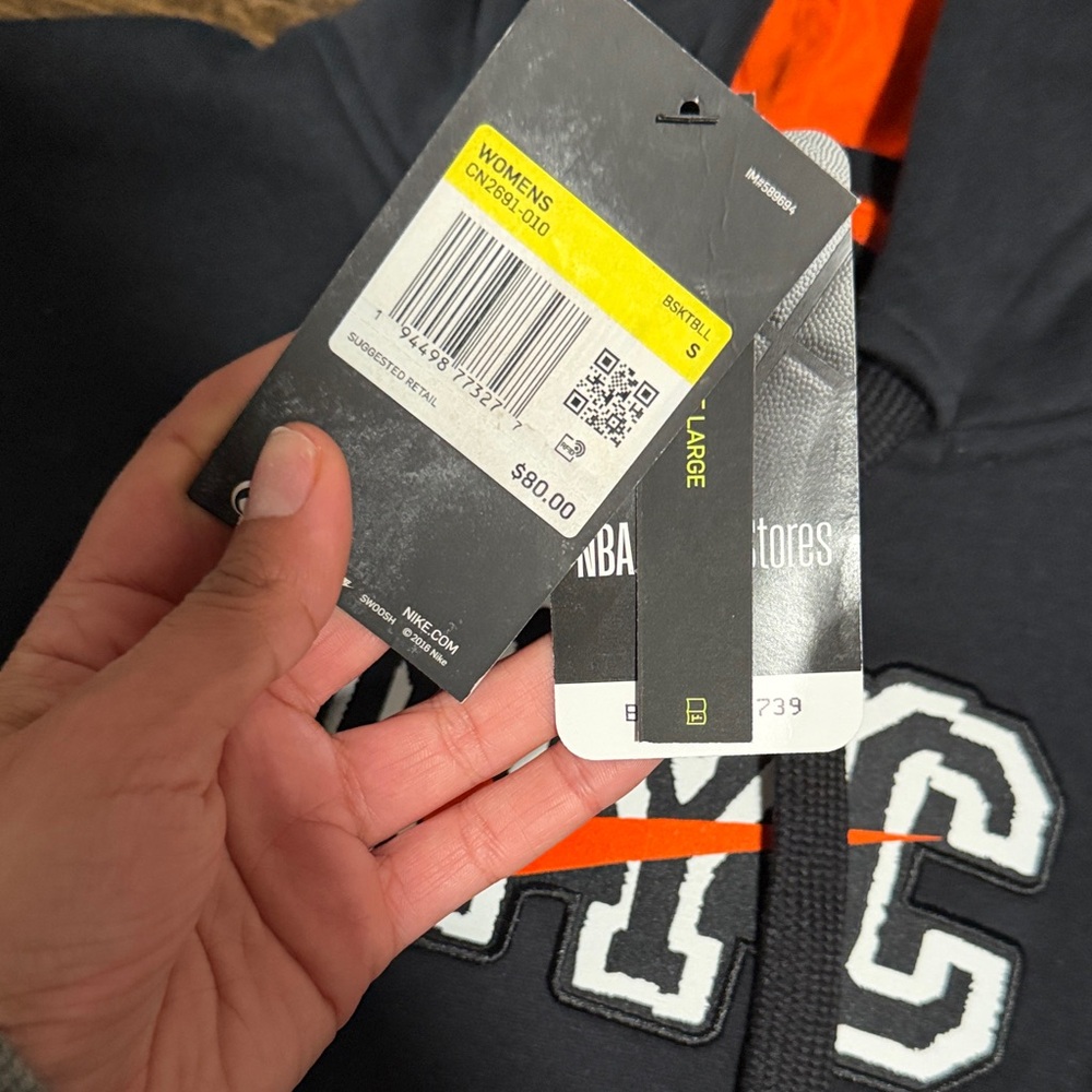 Nike New York Knicks Hoodie - Picture 2 of 3